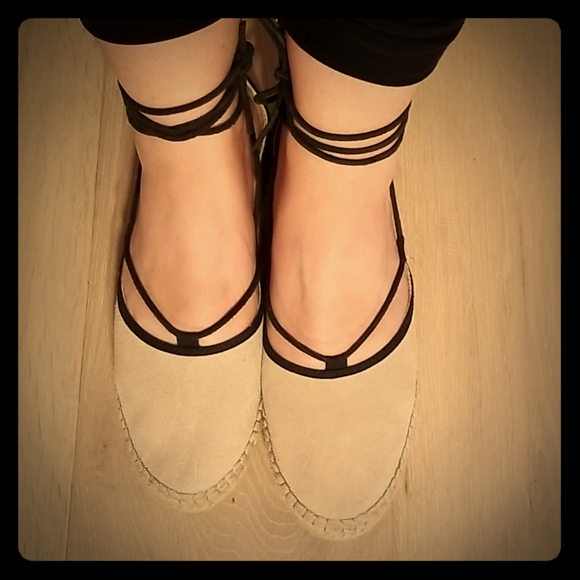 Freepeople sandals in beige suede